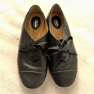 Clarks Artisan Black Ribbon Lace Up Ballet Flat Sneaker Shoes Womens 8.5